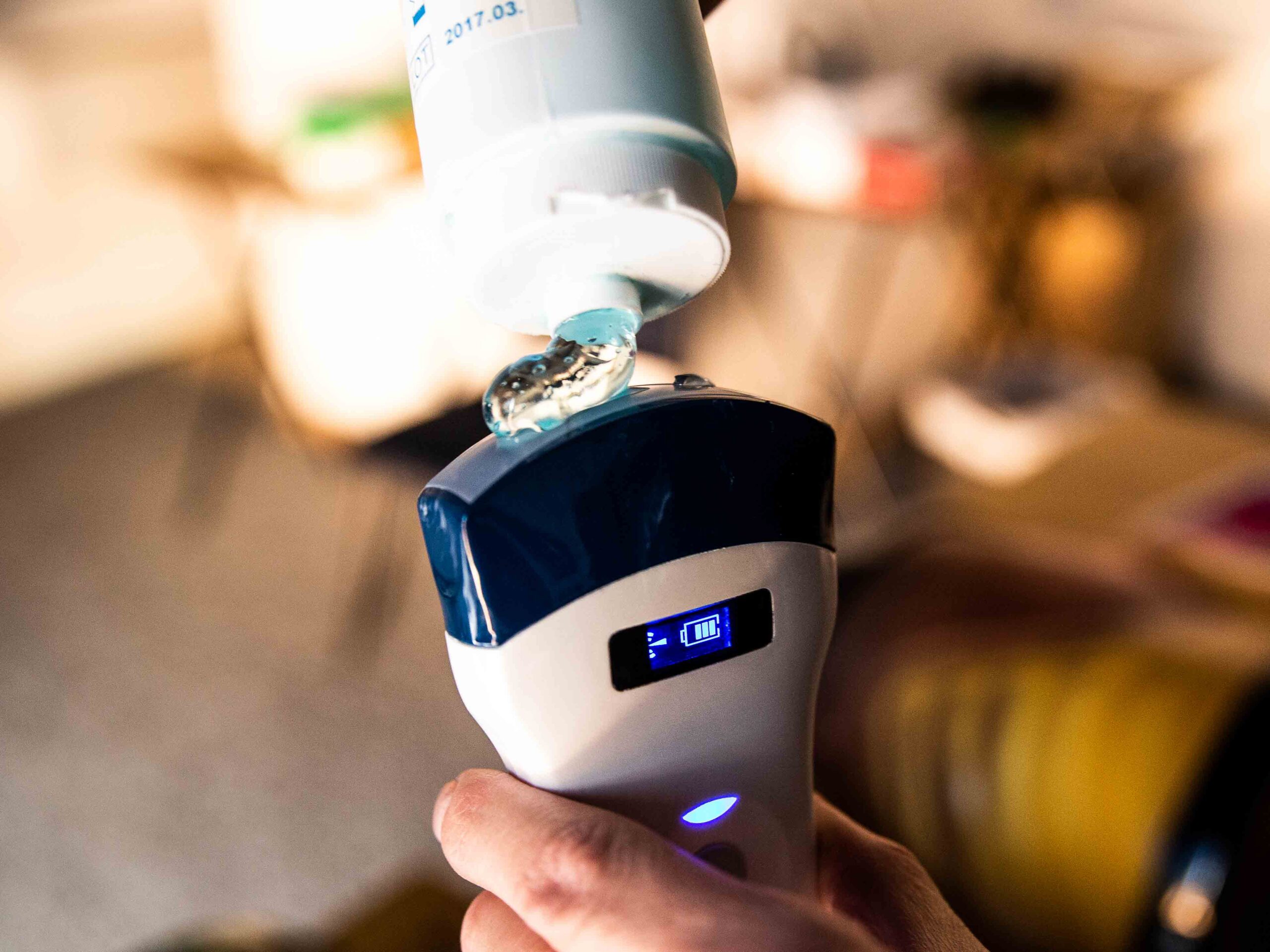 ultrasound-gel-handheld ultrasound-gel-handheld